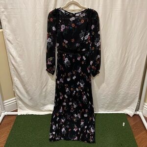 Bebe floral long sleeve maxi dress size 0